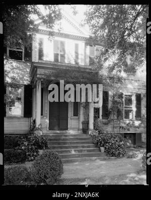 Federal Hill, Fredericksburg, Virginia. Carnegie Survey of the Architecture of the South. United States  Virginia  Fredericksburg, French doors, Columns, Stairways, Houses. Stock Photo