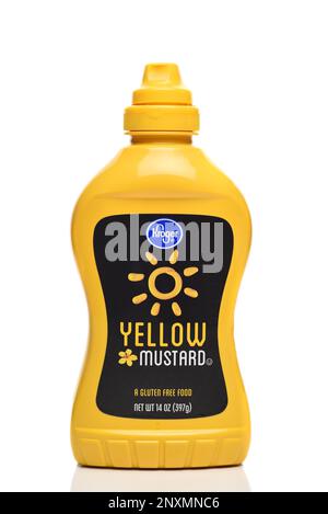 IRIVNE, CALIFORNIA - 01 MAR 2023: A bottle of Kroger Yellow Mustard Stock Photo