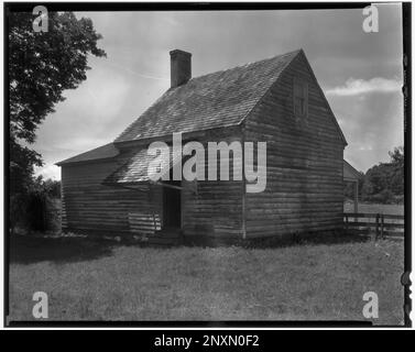 Mt. Custis, Accomack vic., Accomack County, Virginia. Carnegie Survey of the Architecture of the South. United States  Virginia  Accomack County  Accomack vic, Outbuildings, Wooden buildings. Stock Photo