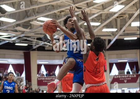 SPRINGFIELD, MA - JANUARY 14: IMG Academy Ascenders guard Anfernee Simons  (3) shoots the ball during the first half of the Spalding Hoophall Classic high  school basketball game between the Vermont Academy