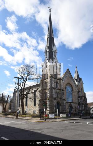 HUDSON, NEW YORK - 24 FEB 2023: The First Presbyterian Church on Warren Street in Downtown Hudson, NY. Stock Photo