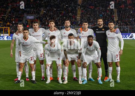 Cremona, Italy. 28th Feb, 2023. Italy, Cremona, feb 28 2023: starting line up of AS Roma in center field for team photo during soccer game CREMONESE vs AS ROMA, Serie A Tim 2022-2023 day24, Zini stadium (Photo by Fabrizio Andrea Bertani/Pacific Press) Credit: Pacific Press Media Production Corp./Alamy Live News Stock Photo