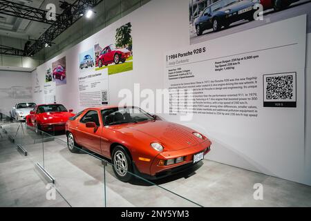Orange 1984 porsche 928 s Stock Photo