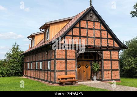 Half-timbered house, Tonnenheide, Rahden, Minden-Luebbecke, Ostwestfalen-Lippe, North Rhine-Westphalia, Germany Stock Photo