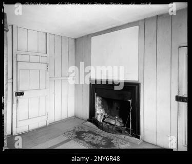 Middleburg, Huger vic., Berkeley County, South Carolina. Carnegie Survey of the Architecture of the South. United States  South Carolina  Berkeley County  Huger vic, Andirons, Doors & doorways, Fireplaces, Rooms & spaces. Stock Photo