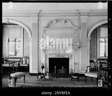 Federal Hill, Fredericksburg, Virginia. Carnegie Survey of the Architecture of the South. United States  Virginia  Fredericksburg, Fireplaces, Mantels, Alcoves, Moldings, Drawing rooms. Stock Photo