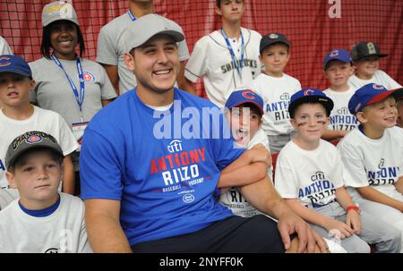 Photo: Chicago Cubs Anthony Rizzo takes batting practice before NLCS -  NYP20151016106 