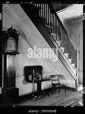 Federal Hill, Fredericksburg, Virginia. Carnegie Survey of the Architecture of the South. United States  Virginia  Fredericksburg, Longcase clocks, Tables, Paneling, Stairways, Interiors. Stock Photo