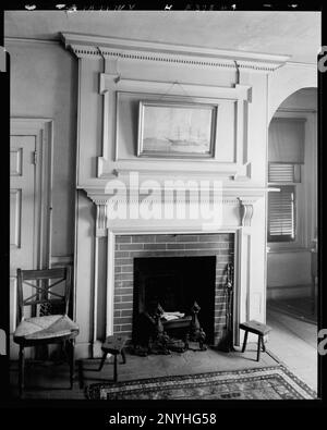 Federal Hill, Fredericksburg, Virginia. Carnegie Survey of the Architecture of the South. United States  Virginia  Fredericksburg, Overmantels, Fireplaces, Moldings, Interiors. Stock Photo