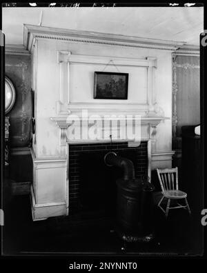 Federal Hill, Fredericksburg, Virginia. Carnegie Survey of the Architecture of the South. United States  Virginia  Fredericksburg, Stoves, Mantels, Moldings, Interiors. Stock Photo