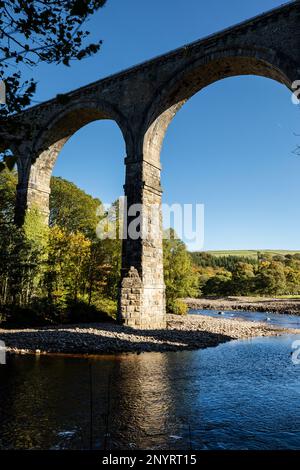 Lambley Railway Viaduct crossing the River South Tyne in Northumberland. Once the railway between Haltwhistle and Alston now the South Tyne Trail.Sout Stock Photo