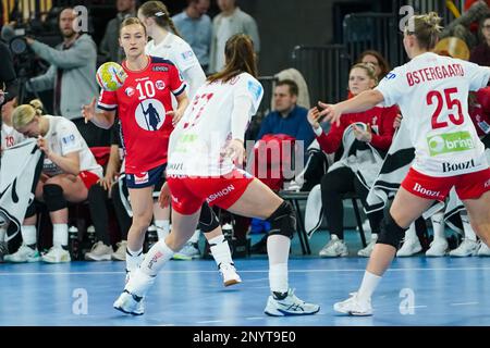 EINDHOVEN, NETHERLANDS - MARCH 2: Stine Oftedal of Norway, Louise Vinter Burgaard of Denmark during the Golden League Women  match between Norway and Denmark at Indoor Sportcentrum Eindhoven on March 2, 2023 in Eindhoven, Netherlands (Photo by Henk Seppen/Orange Pictures) Stock Photo