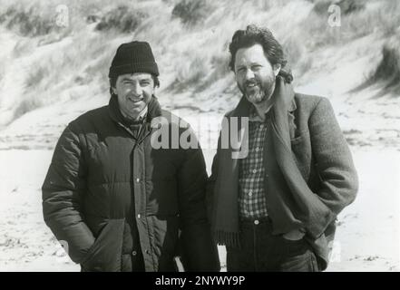 Scottish film director Bill Forsyth and producer David Puttnam, USA 1983 Stock Photo