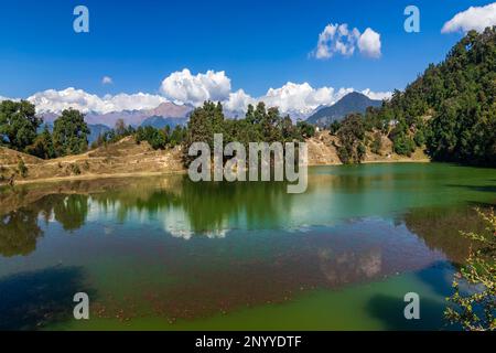 Deoriatal, Uttarakhand, India, Deoria Tal, Devaria or Deoriya lake at Sari village , Garhwal Himalayas, famous for snow capped chaukhamba mountains. Stock Photo