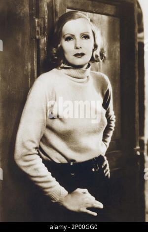 1930 c, USA : The movie actress GRETA GARBO in topless , photo taken