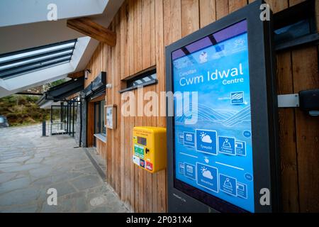 Snowdonia, Wales- February 2023: Cwm Idwal visitor Centre in the Ogwen Valley- a starting point and car park for exploring the Ogwen Valley Stock Photo