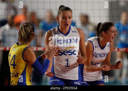 BELO HORIZONTE, MG - 11.04.2017: SUPERLIGA FEMININA MINAS X REXONA SESC -  Players of Peasant/Minas during Peasant/Minas x Rexona-SESC valid for the  fourth round of the semifinals of the Women's Suiga iga