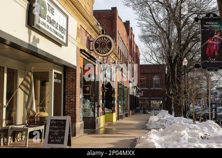 Lots of shops downtown. Two colleges, here plus diners, restaurants, historical spots and museums, and outdoor murals as well. Gazebo in middle of dow Stock Photo