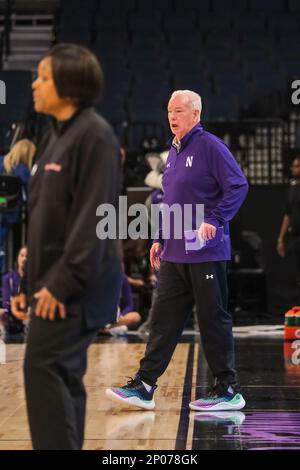 Minneapolis, Minnesota, USA. 2nd Mar, 2023. Northwestern Wildcats head coach JOE MCKEOWN during the second half of Rutgers versus Northwestern on Wednesday March 1st at the 2023 Big Ten Women's Basketball Tournament in Minneapolis, Minnesota. Rutgers won 63-59. (Credit Image: © Steven Garcia/ZUMA Press Wire) EDITORIAL USAGE ONLY! Not for Commercial USAGE! Stock Photo