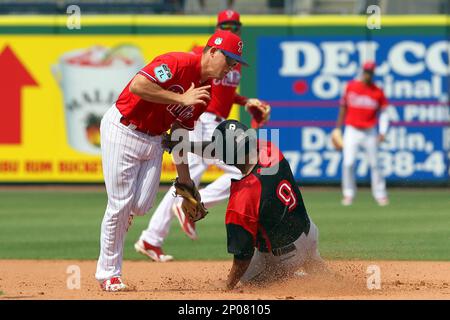 Phillies' Kingery learning on the fly in Chase Field homecoming, News