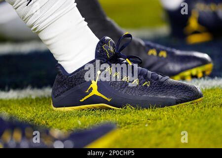 michigan wolverines football cleats