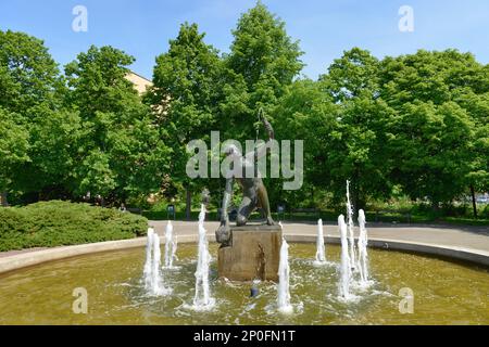 Fischerbrunnen, Frankfurter Allee, Lichtenberg, Berlin, Germany Stock Photo