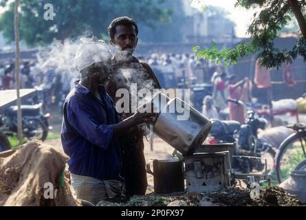 A tea shop in Madurai, Tamil Nadu, India, Asia Stock Photo - Alamy