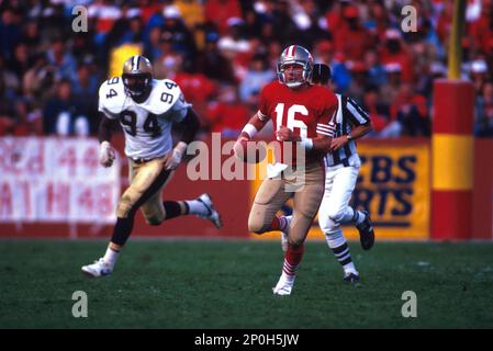 Joe Montana #16 of the San Francisco 49ers drops back to pass.Circa the  1980's. (Icon Sportswire via AP Images Stock Photo - Alamy