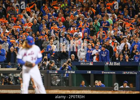 New York Mets fans cheer for New York Mets announcer and former player Keith  Hernandez during a pre-game ceremony to retire his player number before a  baseball game between the Mets and