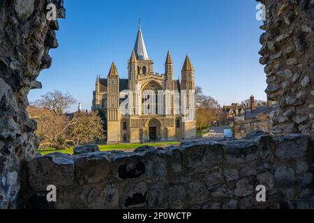 Rochester Cathedral from the precinct of Rochester Castle Stock Photo