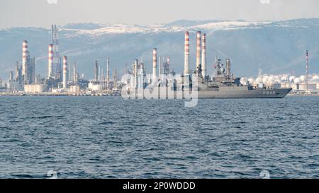 Turkish battleship. TCG Fatih (F-242) frigate patrol in Gulf of Izmit ...