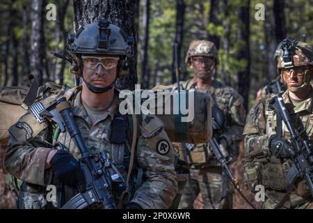 U.S. Army 1-114th Infantry Regiment conducts Light Sniper Training > Joint  Base McGuire-Dix-Lakehurst > News
