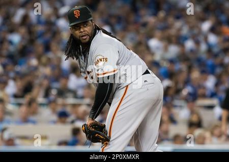 Johnny Cueto pitches Giants past Dodgers