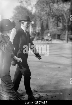 Francis B. Sayre with Jessie Wilson, 1914. Daughter of US President Woodrow Wilson with her husband Francis Bowes Sayre Sr., professor at Harvard Law School and High Commissioner of the Philippines. Wilson was a political activist and worked for women's suffrage. Stock Photo