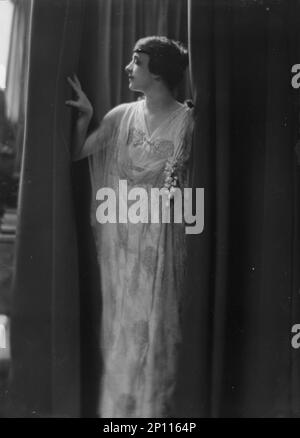 Dalmores, Miss, portrait photograph, 1915 May 7. Stock Photo