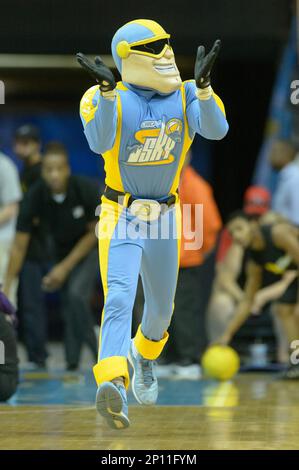 Chicago Sky unveils new yellow jerseys