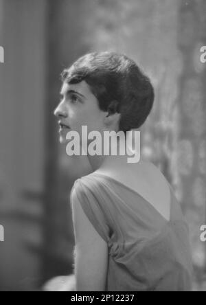 King, Miss, portrait photograph. Genthe photograph collection Stock
