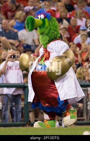 August 3, 2016: Philadelphia Phillies mascot the Phillie Phanatic in his  boxing gear watches as Iggy from the Galapagos Gang eats the ''San  Francisco Kid'' during the MLB game between the San