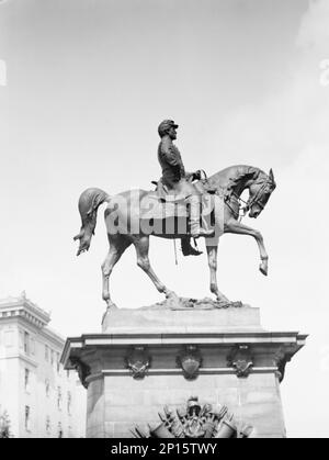 Equestrian statues in Washington, D.C., between 1911 and 1942. Sculpture of Major General George B. McClellan by Frederick William MacMonnies. Stock Photo