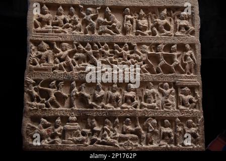 Intricately carved pillars of temple in Pattadakal built during the reign of the Chalukya dynasty depicting stories from the Ramayana. Pattadakal temp Stock Photo