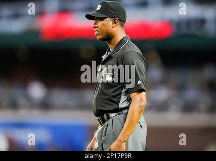 Dominican umpire Ramon De Jesus debuts in MLB