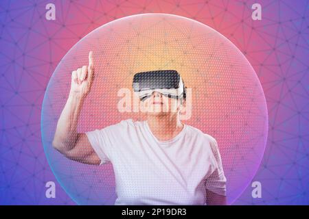 Portrait of caucasian smiling senior woman in VR glasses using metaverse. Neon purple background with grid and digital sphere. Concept of retiree, vir Stock Photo