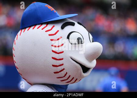 Mr Met during the game between the Philadelphia Phillies and New York Mets  at Citi Field in New York. (Credit Image: © Bill Guerro/Southcreek  Global/ZUMApress.com Stock Photo - Alamy