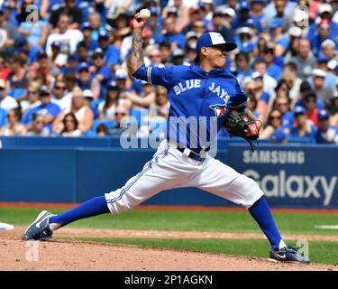 Brock Holt hits grand slam, Red Sox beat Blue Jays 8-7