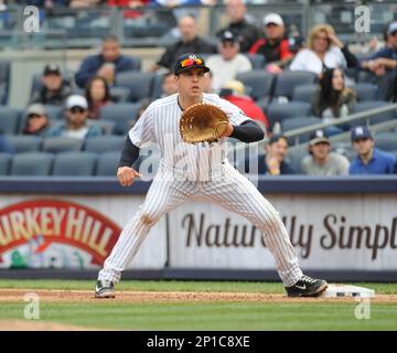 Boston Red Sox infielder Mark Bellhorn moves to cover second base,  Wednesday, Feb. 23, 2005, at spring training camp in Ft. Myers, Fla. (AP  Photo/Robert F. Bukaty Stock Photo - Alamy