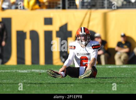 Cleveland Browns vs. Pittsburgh Steelers. Fans support on NFL Game.  Silhouette of supporters, big screen with two rivals in background Stock  Photo - Alamy