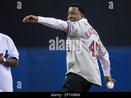 Pedro Martinez throws first pitch at Blue Jays game in Expos jersey