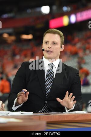 sec-network-analyst-marcus-spears-and-tim-tebow-laugh-on-set-of-sec-nation-during-a-broadcast-in-gainesville-florida-gators-football-1280×852