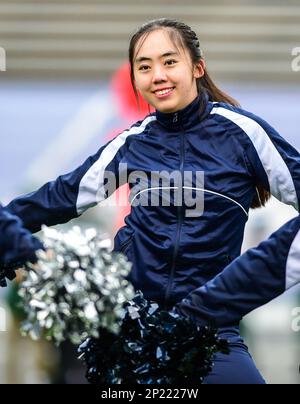 Houston, Texas, USA - November 22, 2018 The H-E-B Thanksgiving Day Parade,  Cheerleaders from the Astros Baseball team giving spectators free shirts  Stock Photo - Alamy