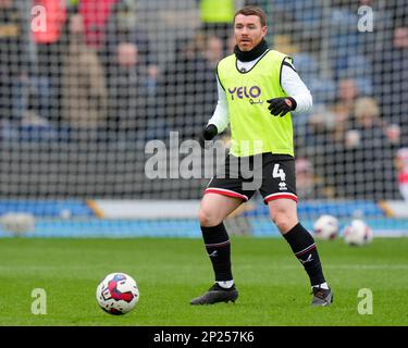 Blackburn, UK. 04th Mar, 2023. John Fleck #4 of Sheffield United warms up before the Sky Bet Championship match Blackburn Rovers vs Sheffield United at Ewood Park, Blackburn, United Kingdom, 4th March 2023 (Photo by Steve Flynn/News Images) in Blackburn, United Kingdom on 3/4/2023. (Photo by Steve Flynn/News Images/Sipa USA) Credit: Sipa USA/Alamy Live News Stock Photo